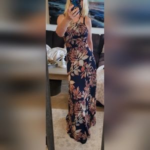 Lulus  backless maxi dress navy and tan size M